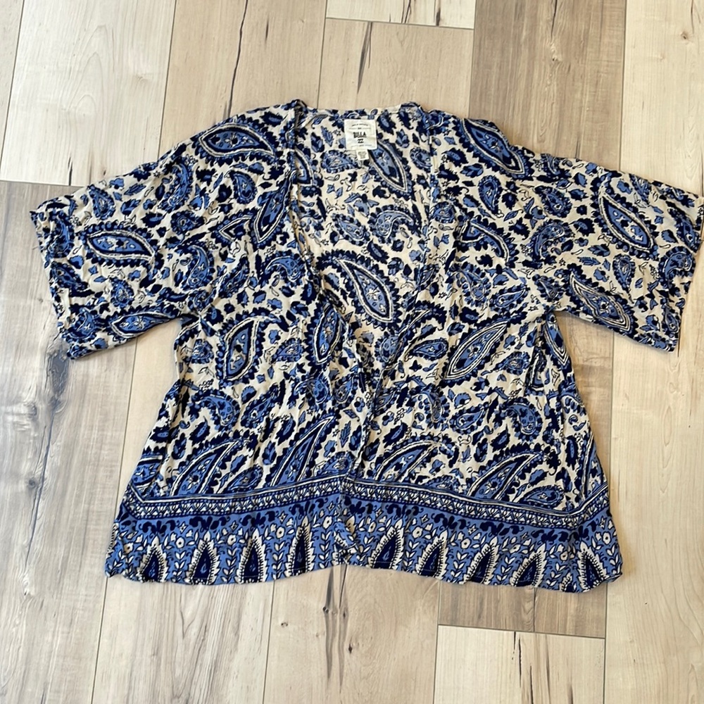 Girls Billabong Open Shirt, size Medium.